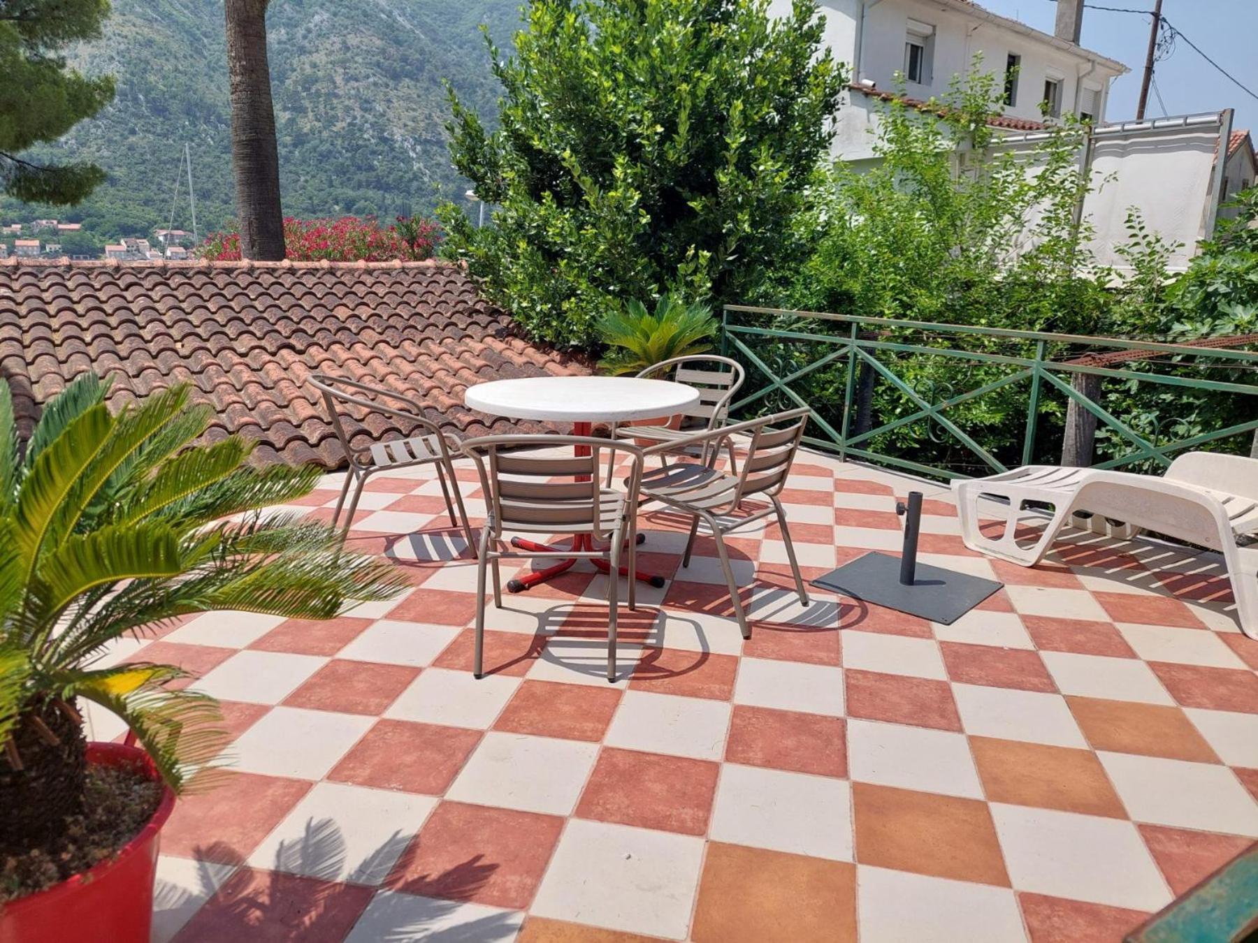 Garden Apartmant Near Sea كوتور المظهر الخارجي الصورة