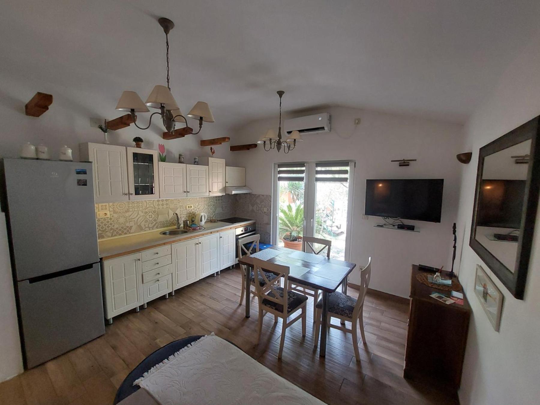 Garden Apartmant Near Sea كوتور المظهر الخارجي الصورة